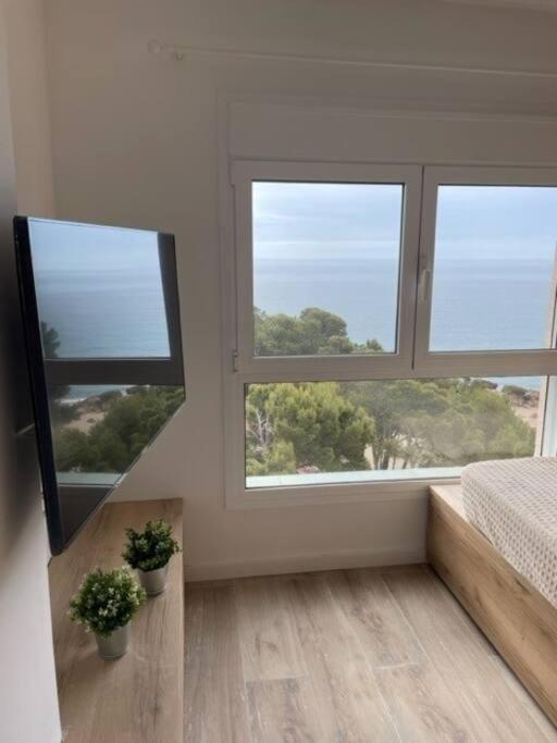 Precioso Apto Miami Playa: Beachfront Retreat with Wi-Fi and Netflix Exterior photo