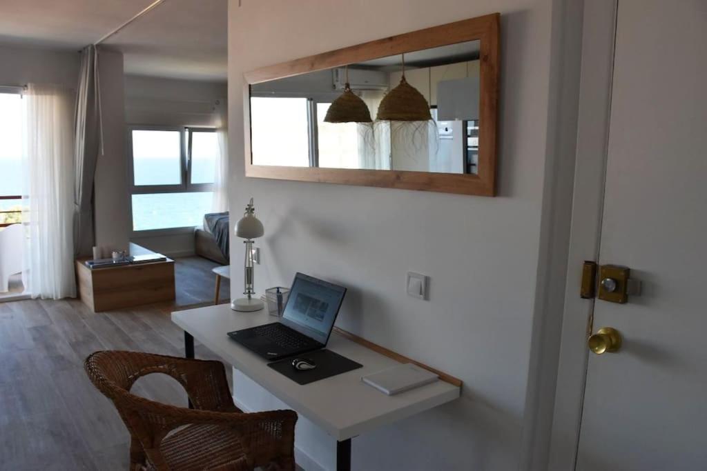 Precioso Apto Miami Playa: Beachfront Retreat with Wi-Fi and Netflix Exterior photo